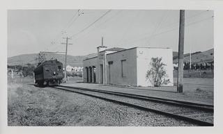 Train at Saint Mary&#39;s College station in front of the Moraga campus, 1940