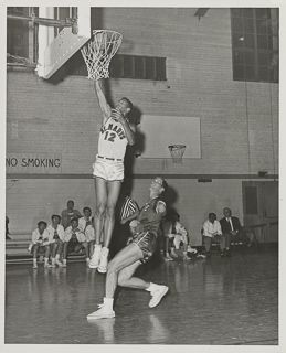 Saint Mary&#39;s College versus San Francisco State University basketball game, 1956