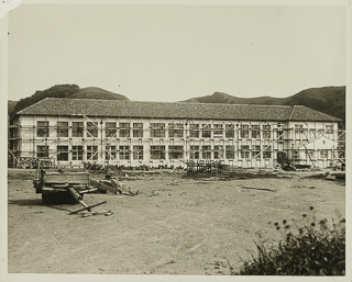 The construction of the science building (Galileo Hall) of the Moraga campus, 1928