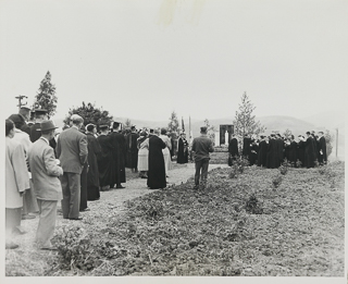 The unveiling of a scholasticate statue, June 1954