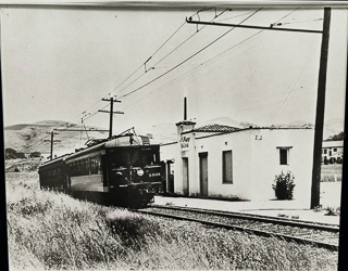 Train at Saint Mary&#39;s College station in front of the Moraga campus, 1941