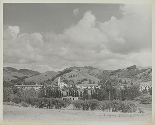 Southeast view of Moraga campus, 1955