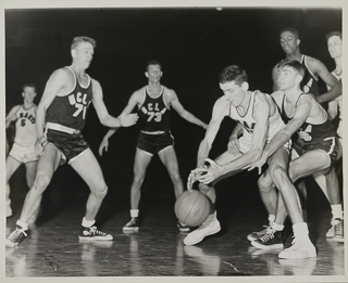 Saint Mary&#39;s versus UCLA basketball game, 1952