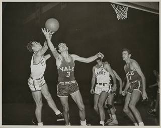 Saint Mary&#39;s versus Yale basketball game, 1949